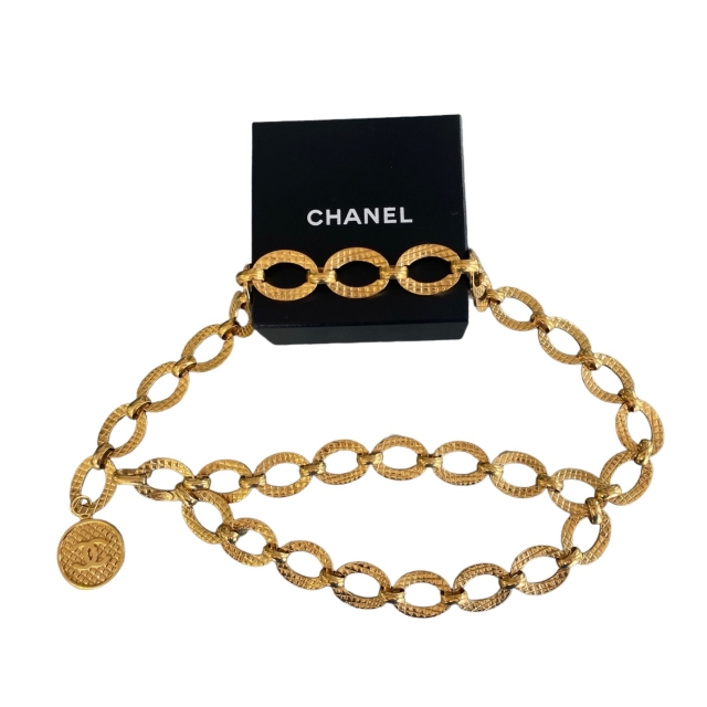 Chanel CC logo Large Medallion Charm Chain Belt