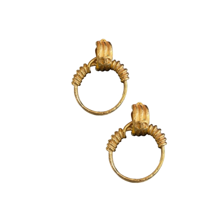 Chanel Gold plated CC logo Loops Round Ring Swing Vintage Clip Earring